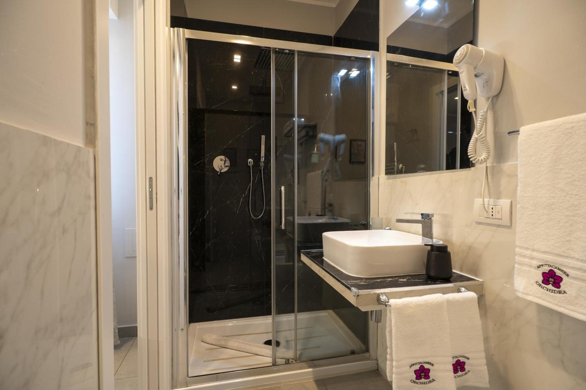 Affittacamere Orchidea For Tourists Hesperia Hosp Модена Екстериор снимка