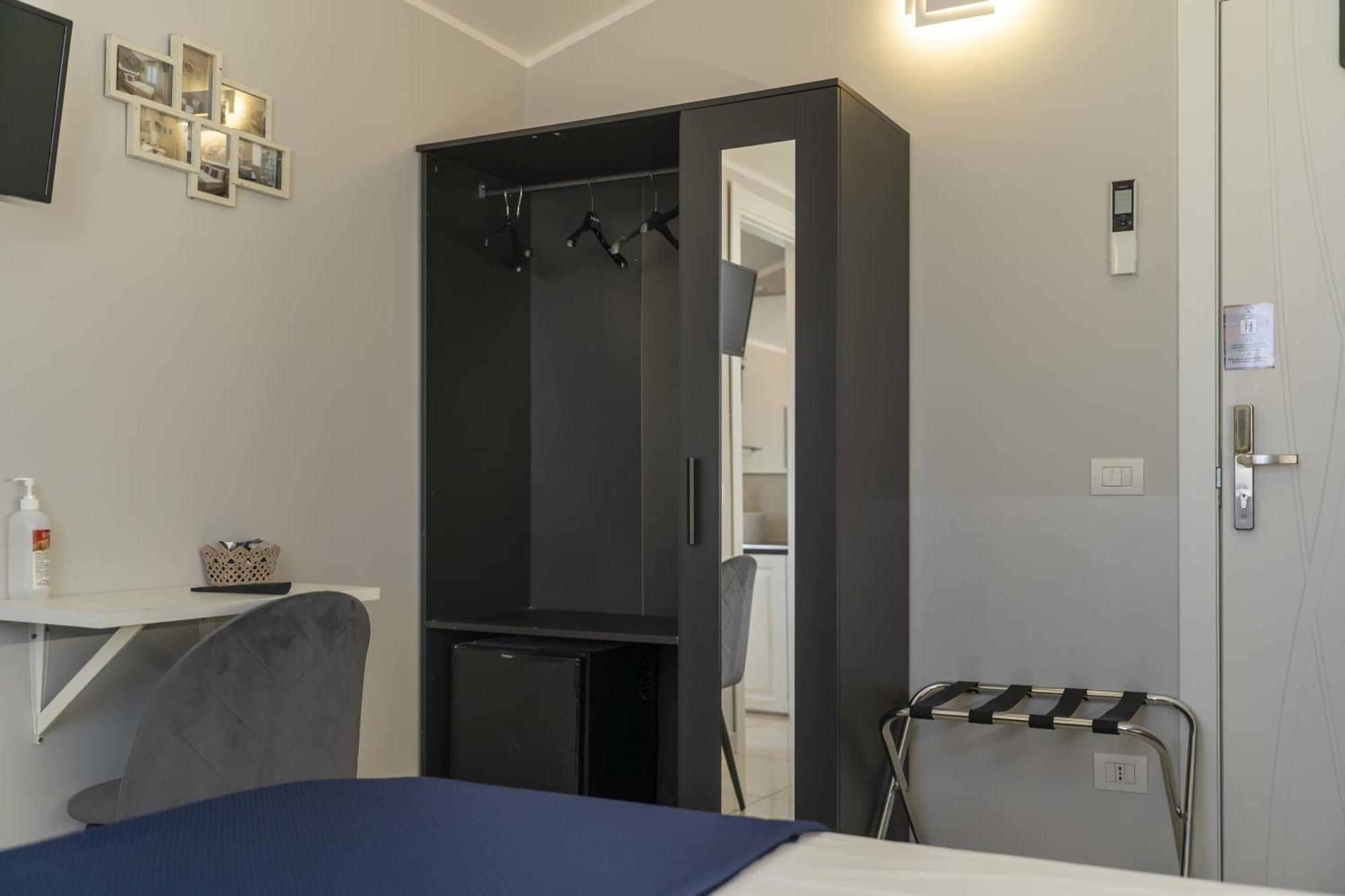 Affittacamere Orchidea For Tourists Hesperia Hosp Модена Екстериор снимка